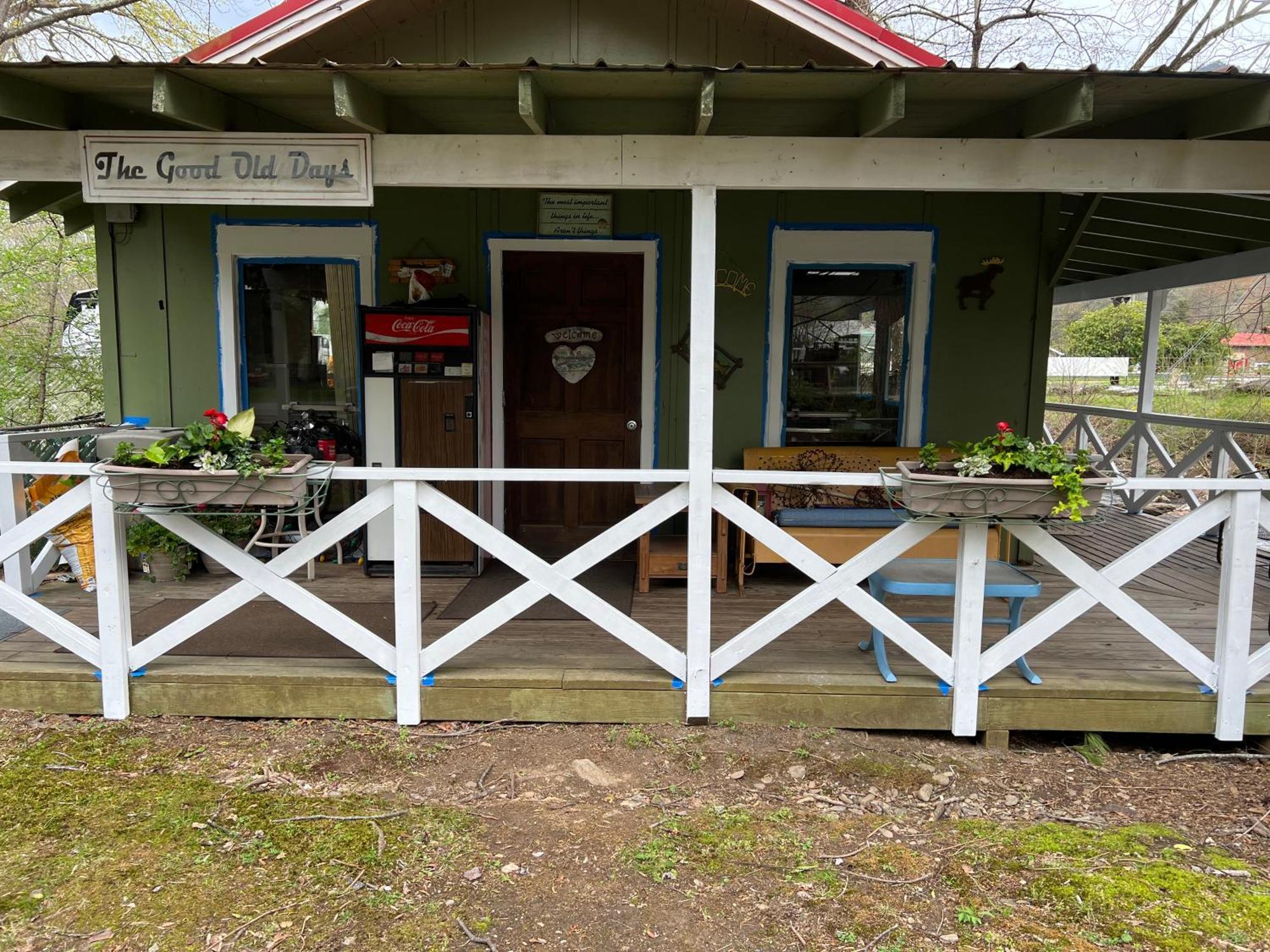 Rolling Brook Inn Maggie Valley Exterior photo