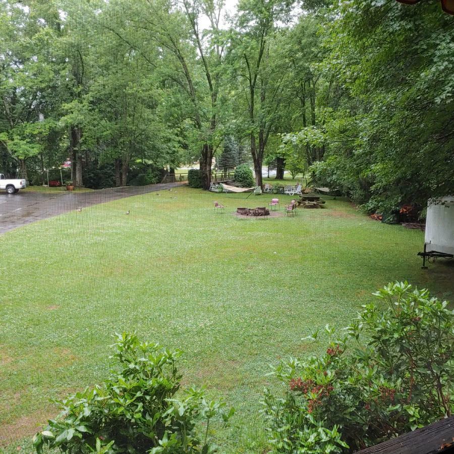 Rolling Brook Inn Maggie Valley Exterior photo