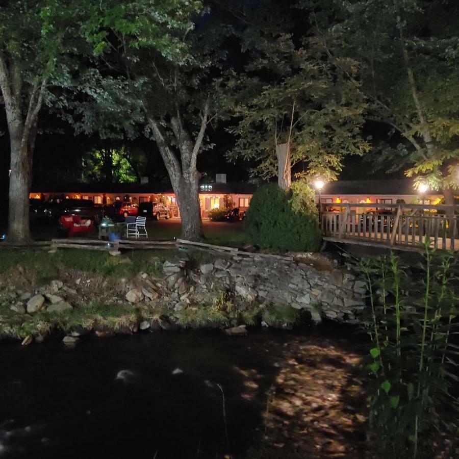 Rolling Brook Inn Maggie Valley Exterior photo